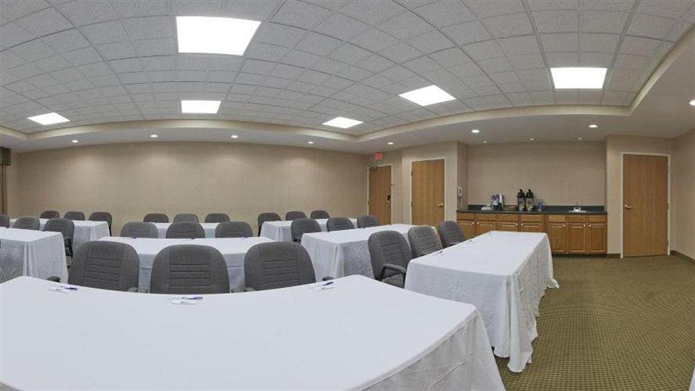 Holiday Inn Express Hotel & Suites Defiance By Ihg Exterior photo