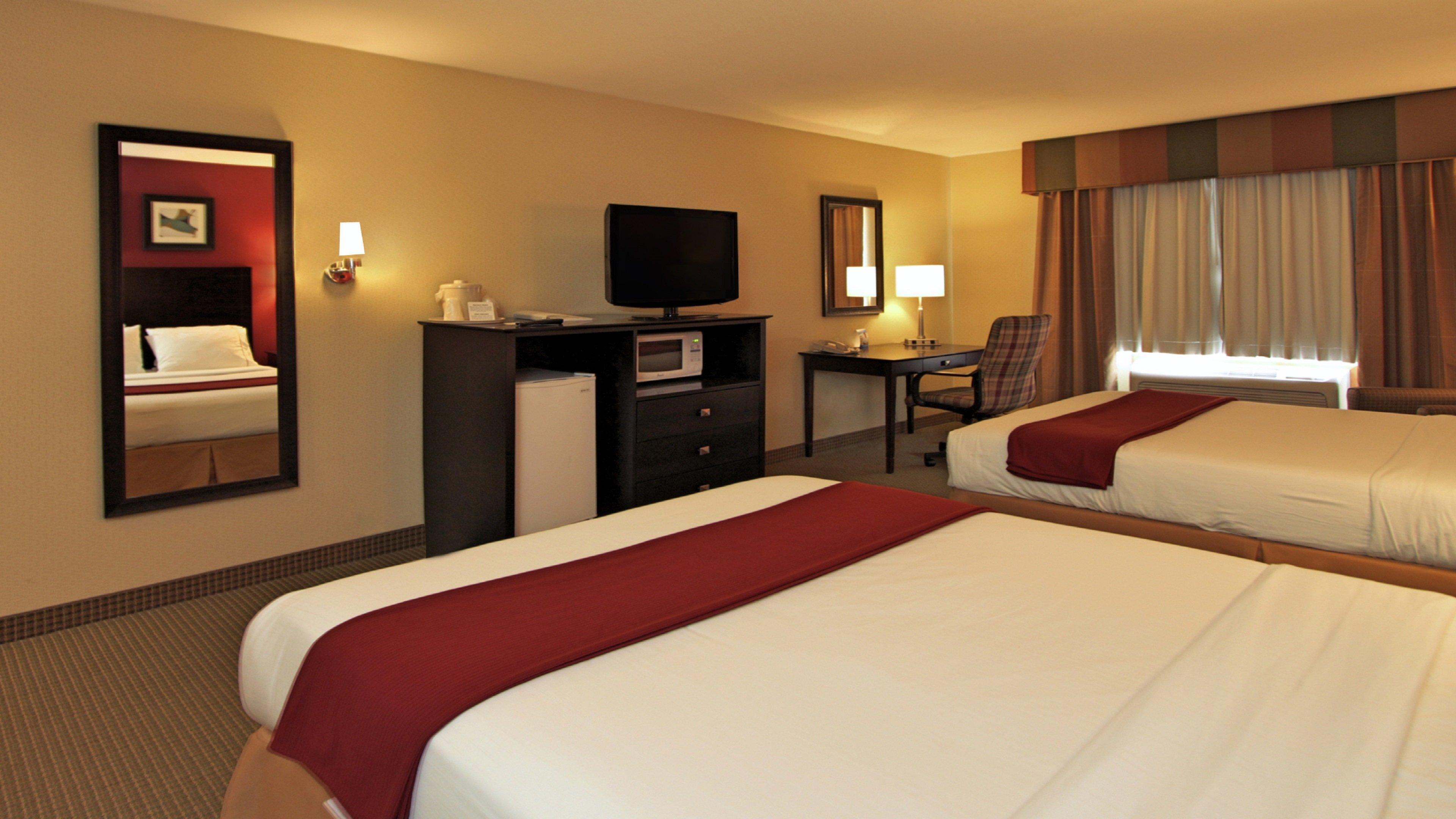 Holiday Inn Express Hotel & Suites Defiance By Ihg Exterior photo