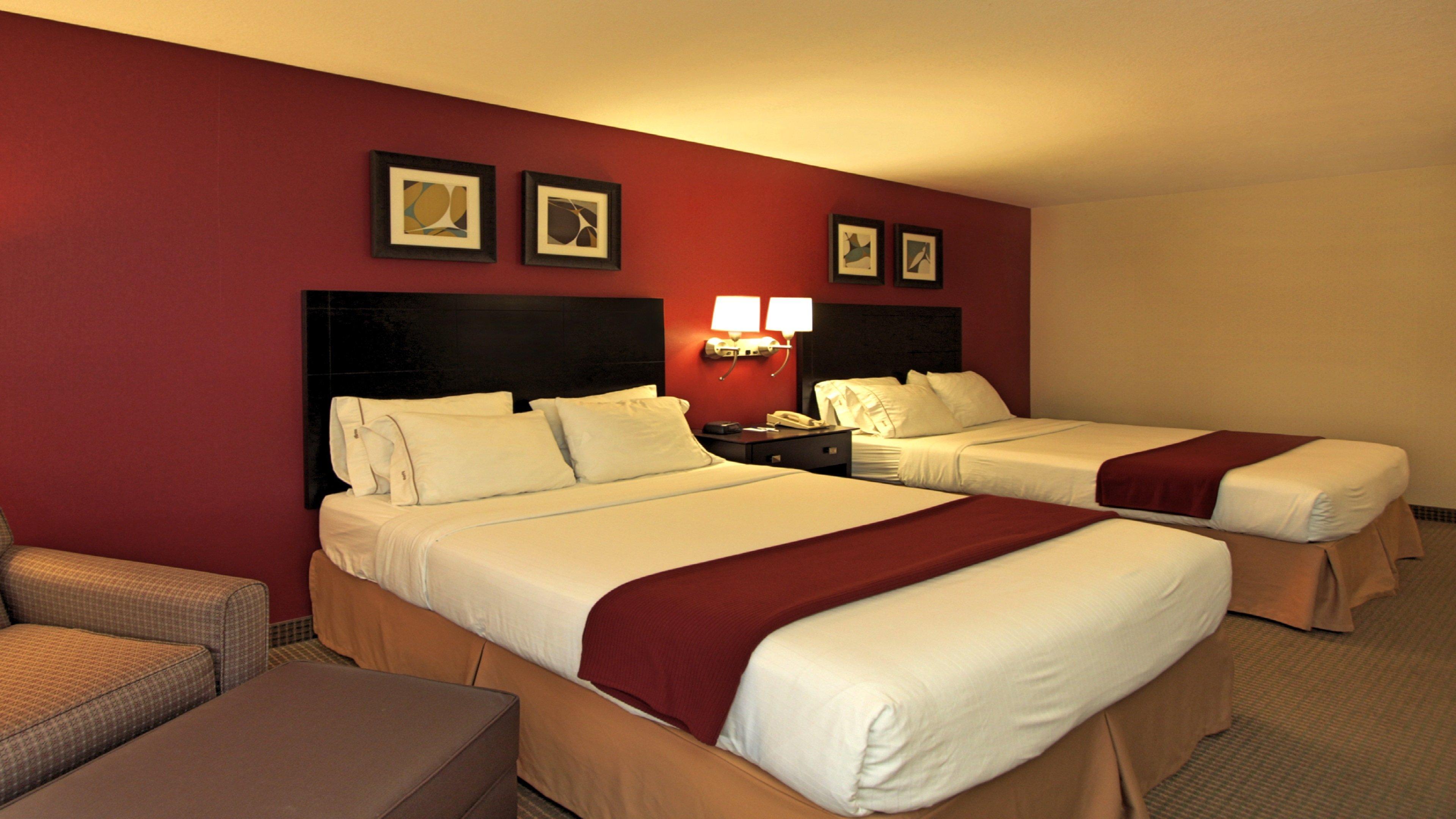 Holiday Inn Express Hotel & Suites Defiance By Ihg Exterior photo